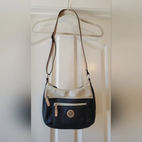 GIANI BERNINI Pebble Hobo Black Vachetta - Picture 2 of 4